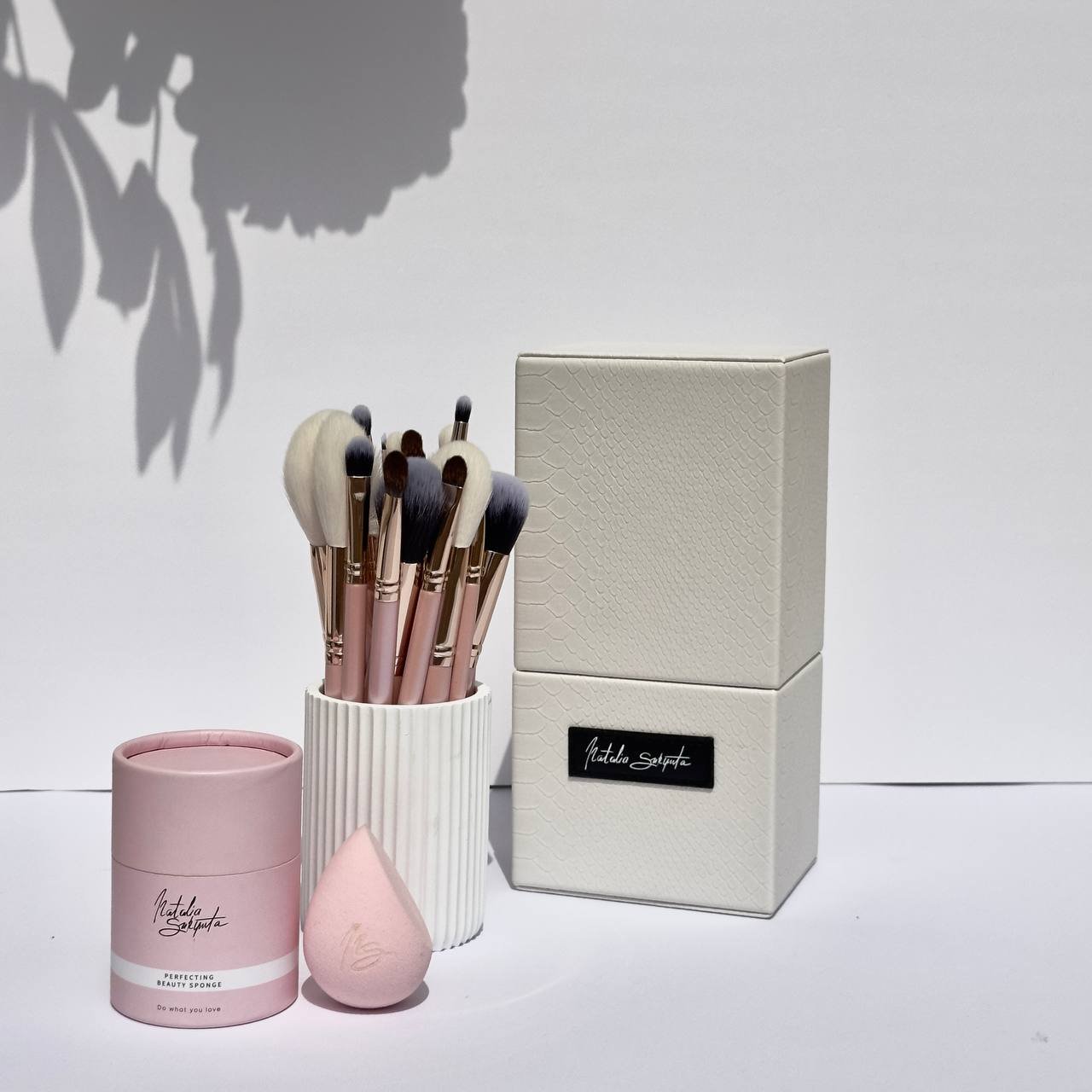 KIT 27 PINCELES + ESTUCHA + ESPONJA